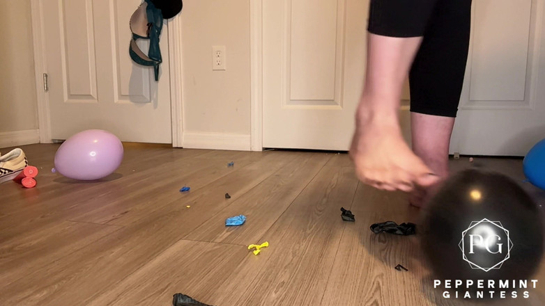 Peppermint Giantess: Will It Pop!? Giantess Feet Vs Balloons Barefoot, Sandals, Vans...