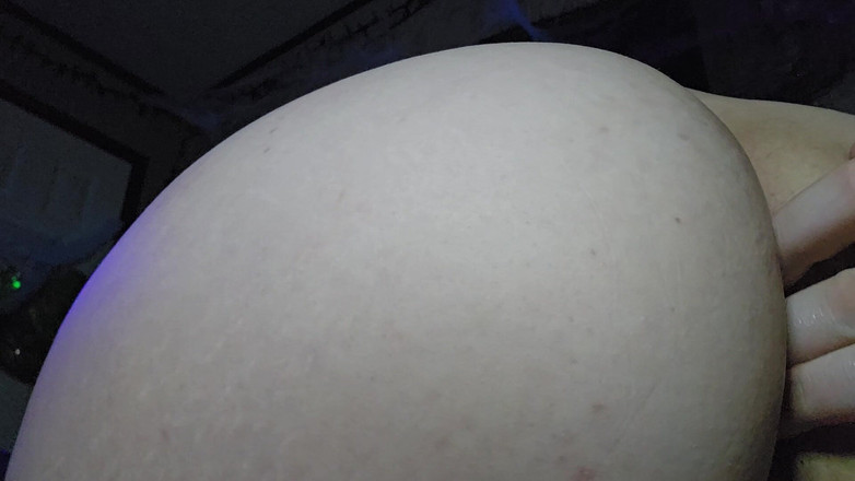 Funhousewife69: Çok sert boşalana kadar yarağını emerken göt deliğimi parmaklıyorum