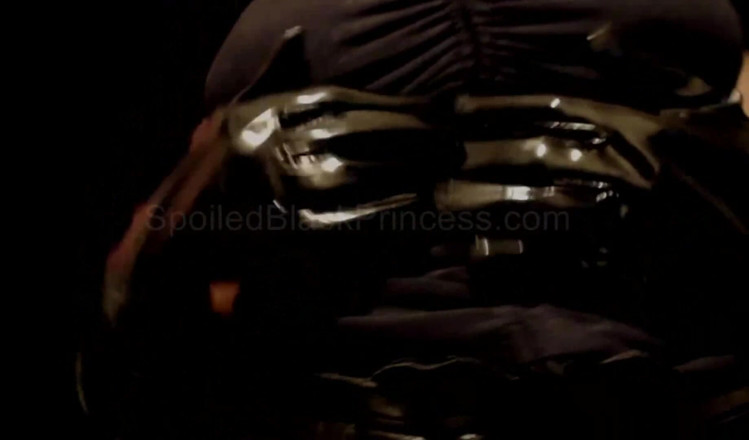 The Goddess Simone: Gothic black fetish beauty