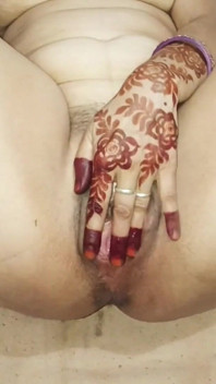 Pertunjukan Priya Bhabi