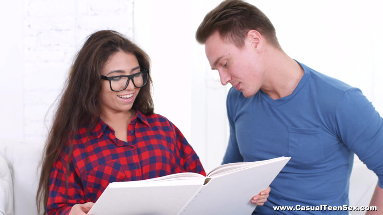 Casual Teen Sex: Seks kasual dengan peminat seni nerd