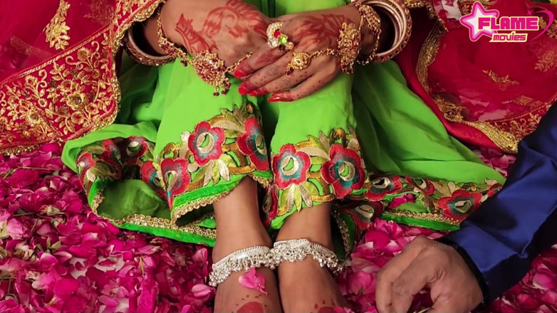 DesiHeat Studio: Świeżo poślubiona para hardcore sex watch teraz