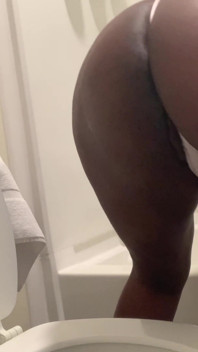 Ateşli zenci büyük memeli orta yaşlı seksi kadın tek başına azdırma zevki