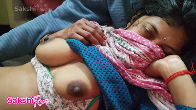 sakshi_raniii: Pac giovane sorellastra sditalinata e infilato un grosso cazzo nella...