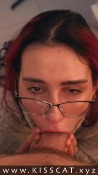 Kisscat make-up zum abendessen, aber von Mr.Cat und sperma im gesicht verführt