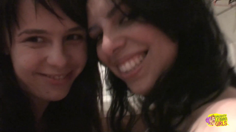 Naughty Lesbian Girls: Una lesbiana absolutamente increíble alcanzó un orgasmo y debería agradecer...