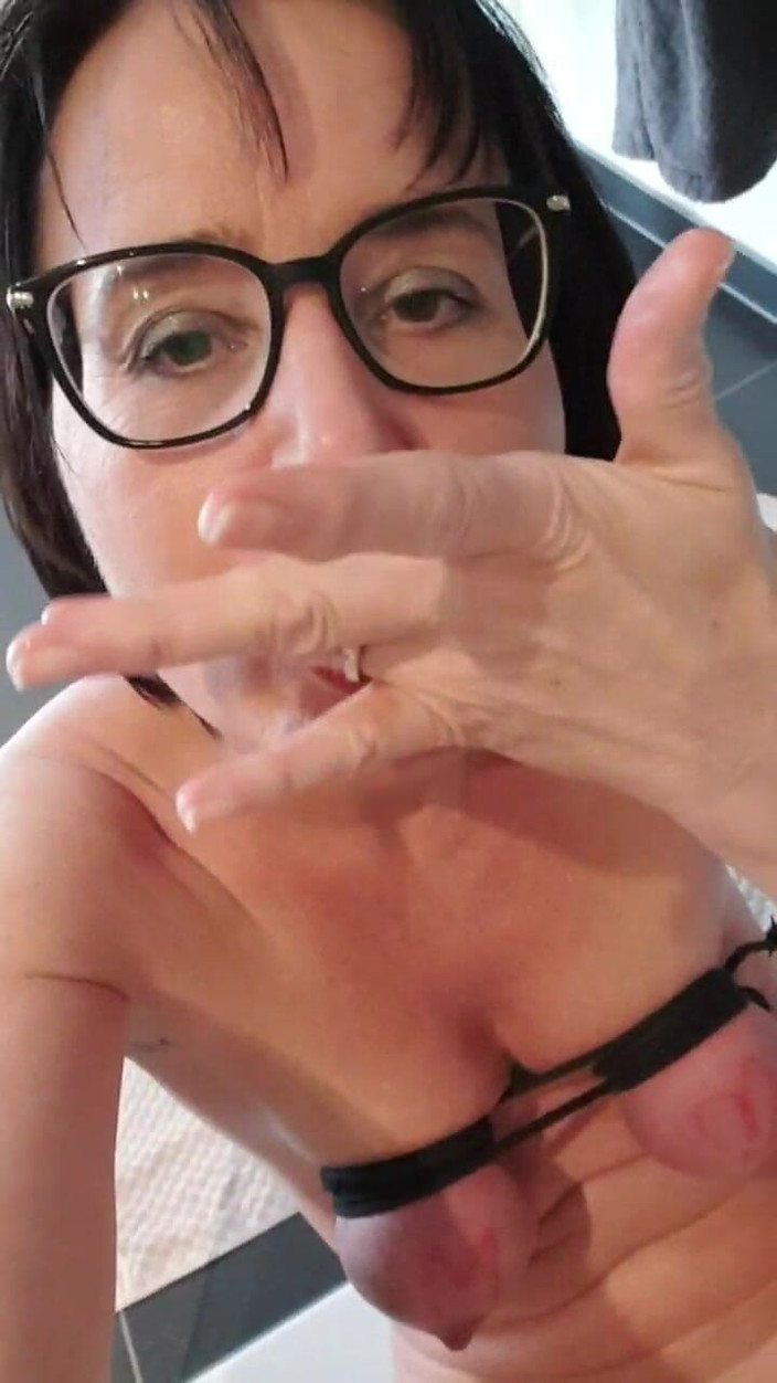 JulieEroticDress: Masturbação