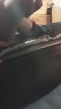 Indische bhabhi hat spaß auf dem bett