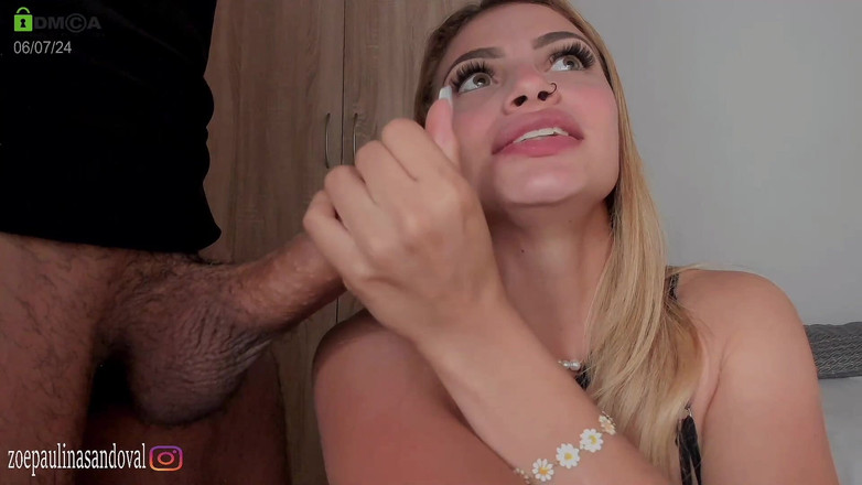 zoepaulina: Aku nyepong kontol sahabatku di hari ulang tahunnya!