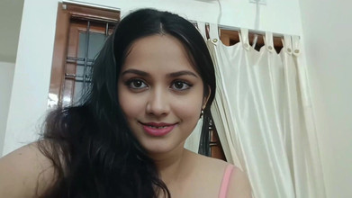 Desisexqueen: Adik tiri desi menikmati seksnya buat kali pertama