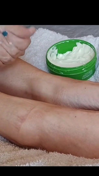 Foot Worhsip - Memberikan Diri Saya Urut Kaki