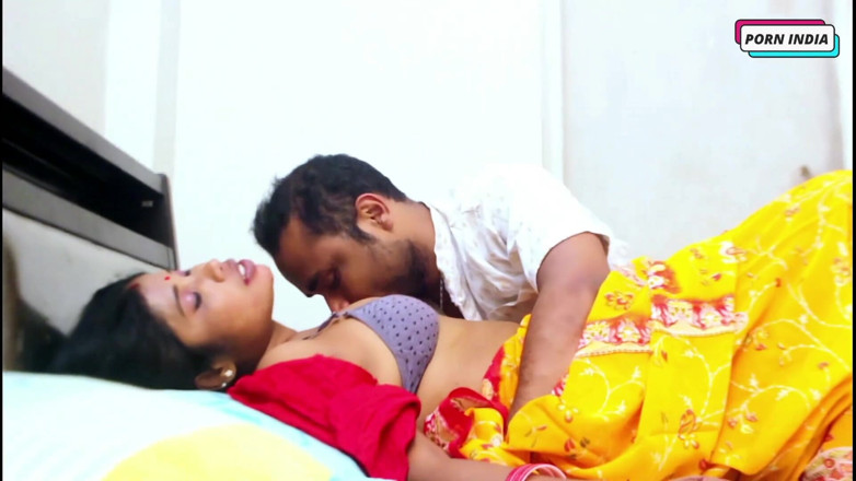 Porn India Studio: Una bella coppia arrapata scopa duramente