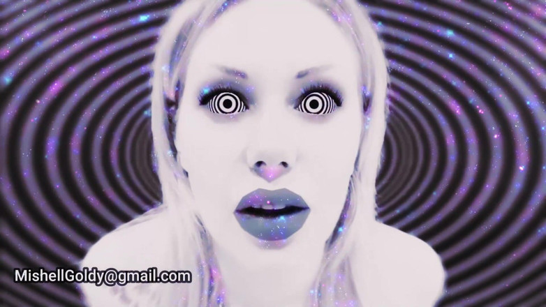Goddess Misha Goldy: Eu sunt folosind un program special pentru a obține toate...