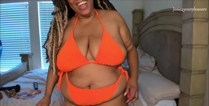 Josie4yourpleasure: 내 릴 오렌지 비키니를 입고 즐거운 시간. 젖은 입과 보지.