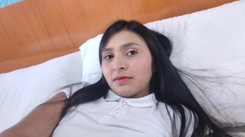 Teen sex 66: Shh Shh !! Spolupracuje... Školačka v hotelu ošukaná cizincem