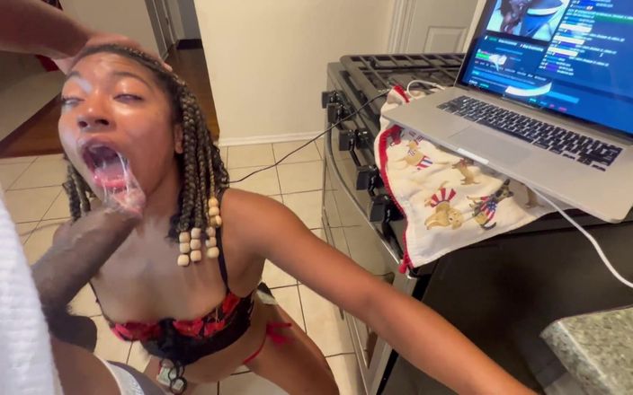 Fijii pornbox: Gadis penari striptis rambut keriting ini dientot habis-habisan sama kontol...