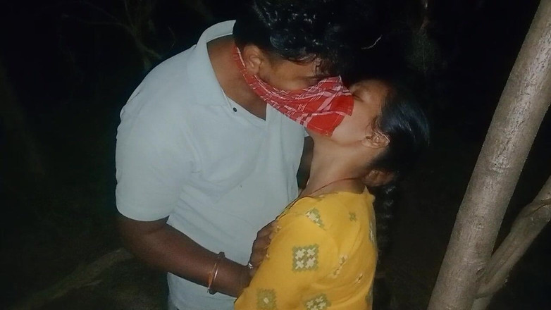 NikiRathod: Uzun Bir Süre Gece Yarısı Ormanda Seks Yaptıktan Sonra