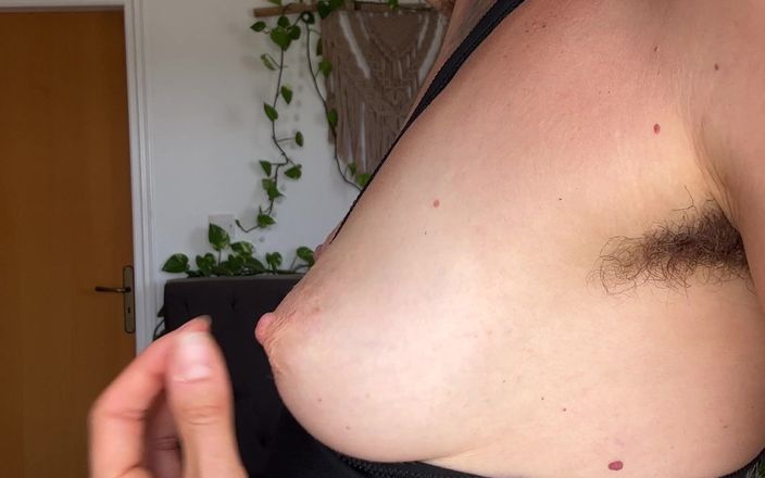 Amelie Lei: Te tachinez cu noua mea rochie sexy