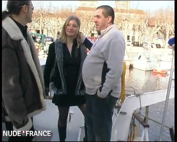 La France a Poil: Young Flo är så söt att hennes man kommer att låna...