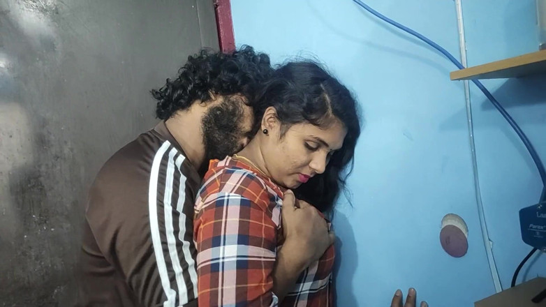 Vaigavarun45: शर्ट और जींस हटाना हाथ बंधे हुए साथ सेक्स और देसी सौतेली बहन के साथ हॉट चुदाई