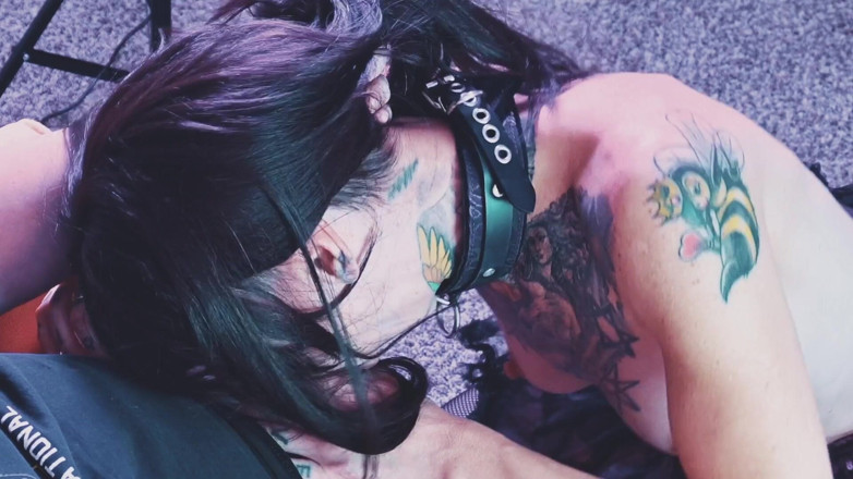 PNW Porn: Oude milf 1ste porno neemt enorme lading in het gezicht