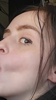Sono stato usato come un fottuto sex toy da lui e i suoi amici. Cuck ha davvero bisogno che ti spieghi quanto amo ottenere una gang