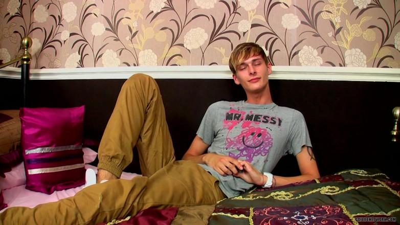 Teach Twinks: Connor Is a Horny &amp; Fun Guy to Shoot