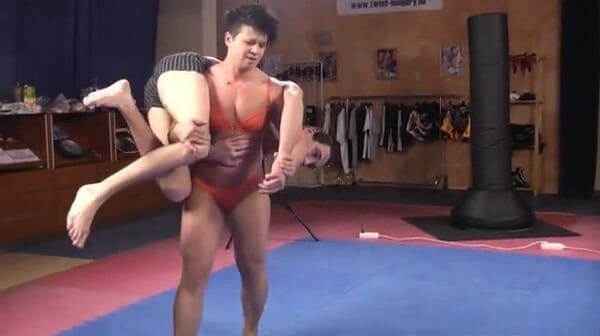 European Lift and Carry Club: Samantha Sunny in wrestling game with her boy