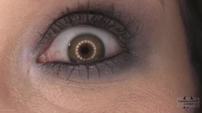 Sinn Sage: Schau Mir in Die Augen Mit Sinn Sage