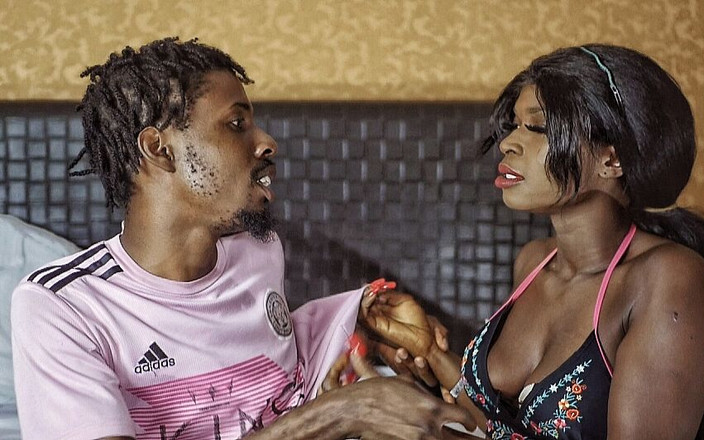 Bangweather: Aku dientot habis-habisan sama resepsionisku di kamar hotelku