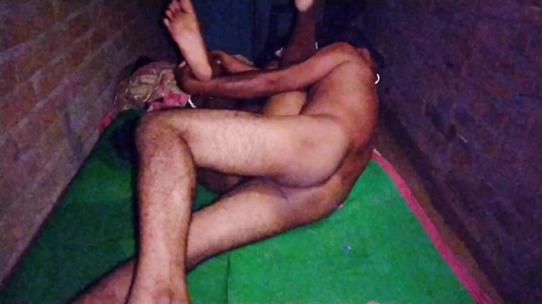Pumi: Harter sex in der nacht mit Pumi Bhabhi