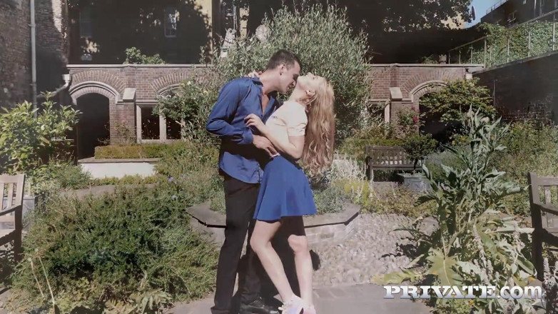 Private.com: Lucy Heart o büyük yarağı bir tur için alıyor