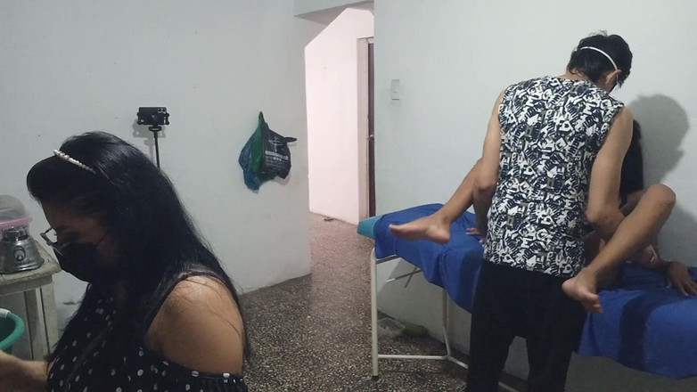 NEGRITA SEXY: 내 이웃을 방문하고 내가 좋아하는 남자가 우리를 병적으로 만들기 위해 도착했습니다.