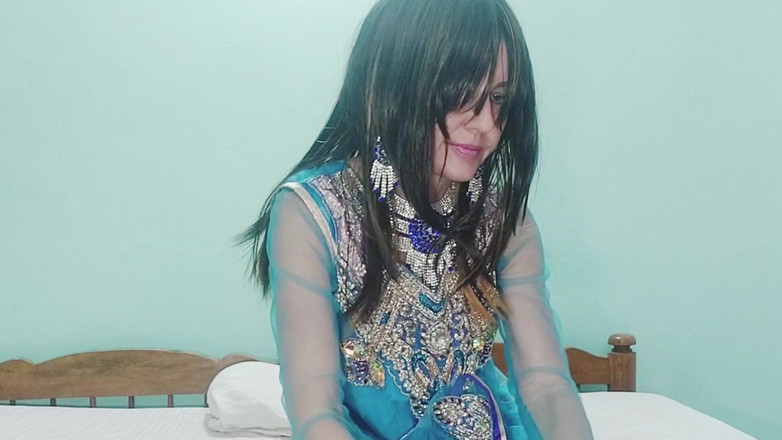 Bolly Karma: Viciada em bbc engolindo porra de puta milf