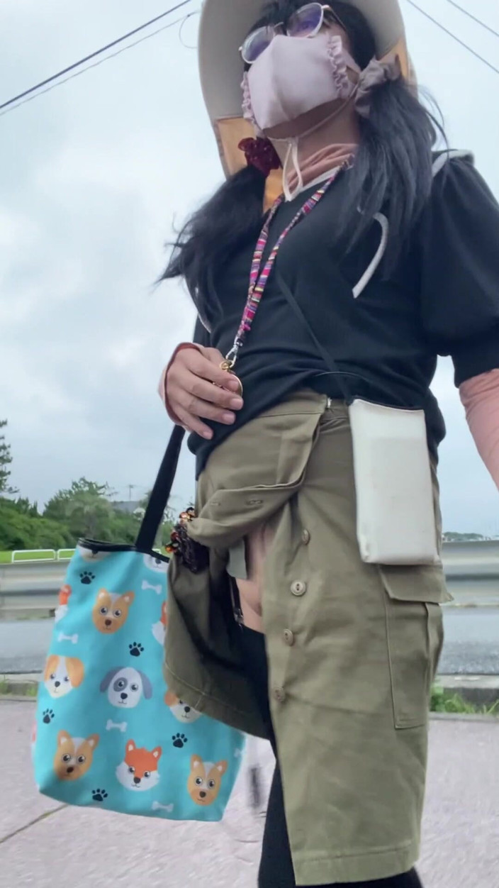 megu2002: No. 277: Showing off at a Tourist Spot