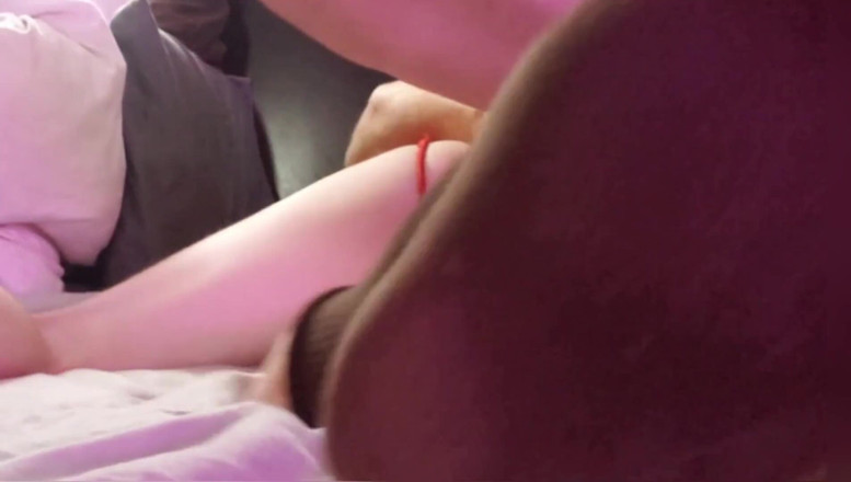 Alix Nixx: Da quando il covid la mia sorellastra mi sodomizza 24/7