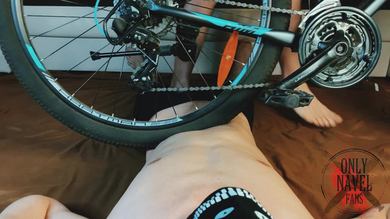 Navel fans: ABS And Belly Stress Test