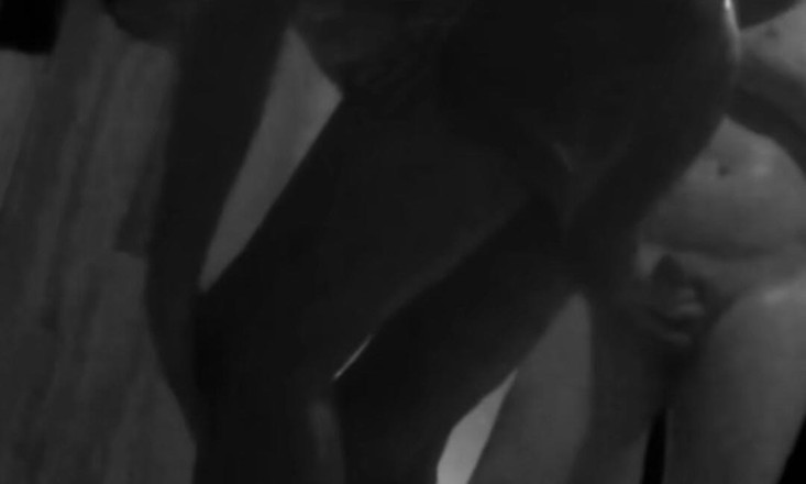 AmateurBoysPissing: Застенчивого пасынок описал отчим в публичном душе спортзала