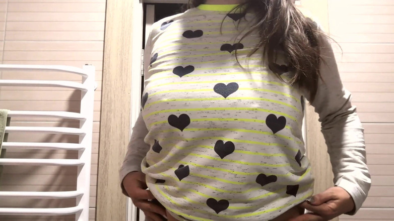 Erica Sweet: Playing with big tits and masturbating with a toy