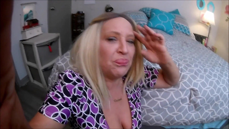 naughtynikki777: Madrasta encolhe enteado por roubar calcinha