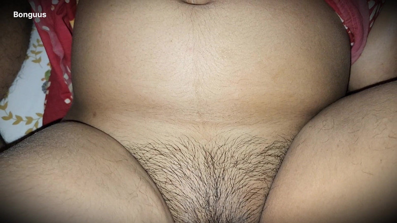 Riya Bonguus: Indiana peluda fodendo porra na buceta peluda