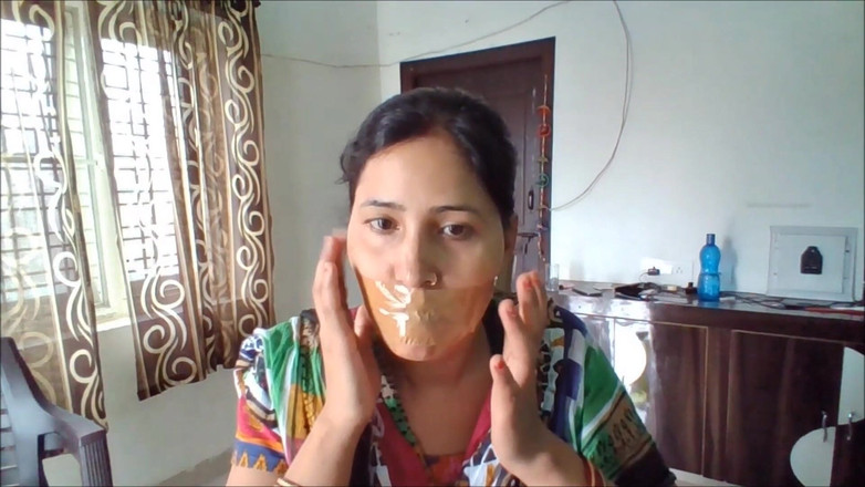 Selfgags classic: Kiraneya Tape amordaçada pela primeira vez!