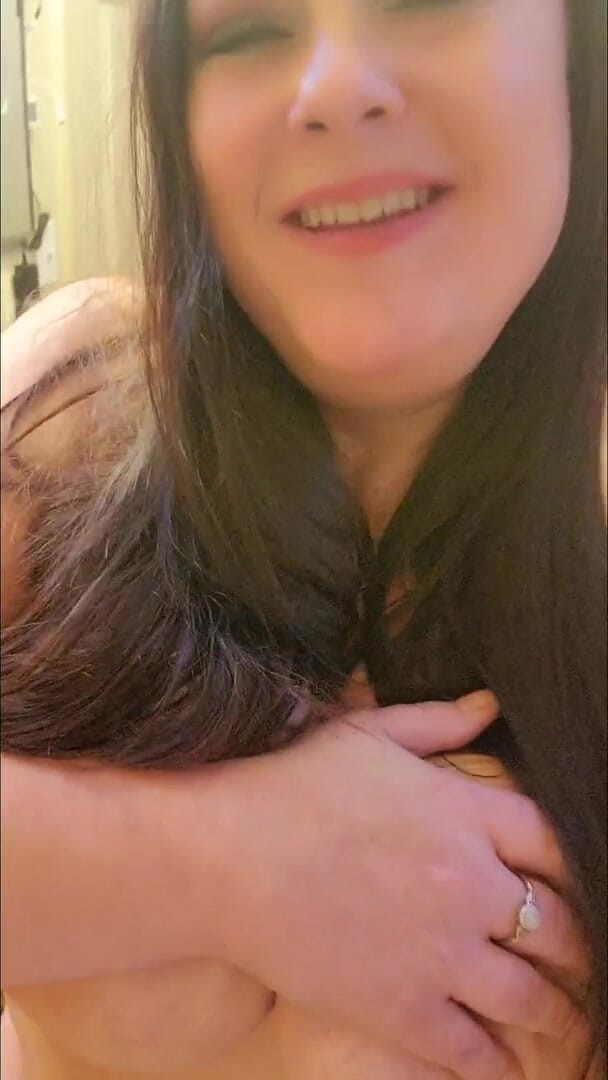 Bellacarina94: Sexy BBW Puma Bellacarina94 si hraje se svými kozami