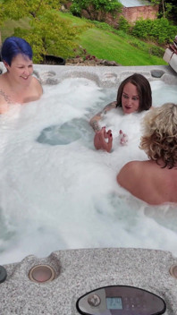 Chicas en el jacuzzi