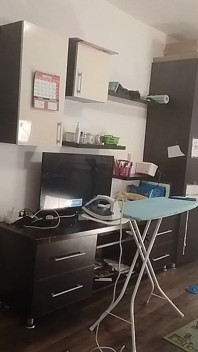 Morena sexy fazendo tarefas nuas em casa