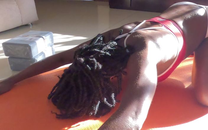 Black Swan: Manhã de yoga termina em frenesi de comer buceta