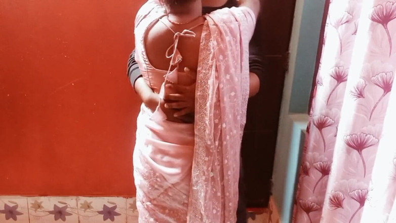 Manjushukla: Bhabhi India yang sangat cantik dihisap.