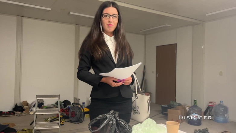 Dis Diger: Follada a la esposa del jefe en el trabajo por...