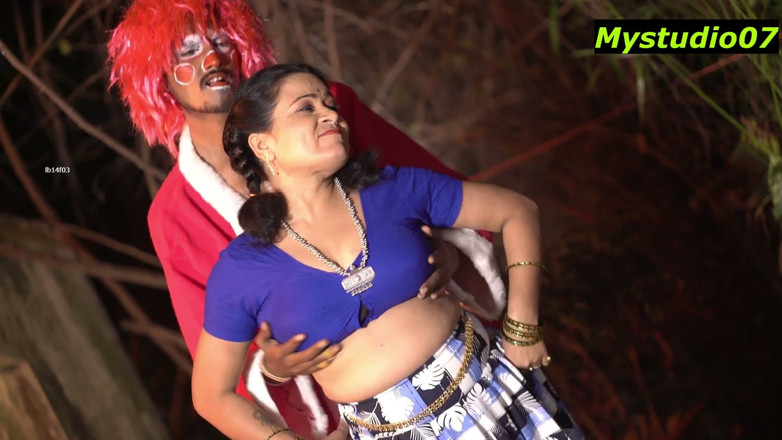 Indian Sex Movies: Босс Послал Меня На Улицу И Трахни Мою Красивую Жену! Индийской Женой Поделились