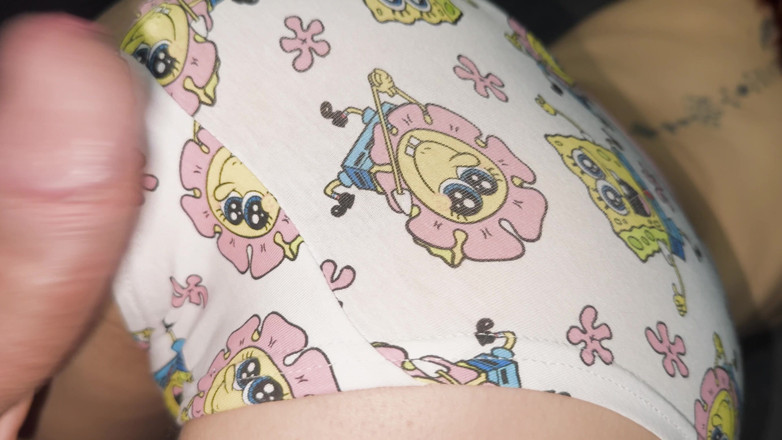 Emily 18: 撑开我的继父 - 我让他惊喜，让他摧残我的紧致小屁股